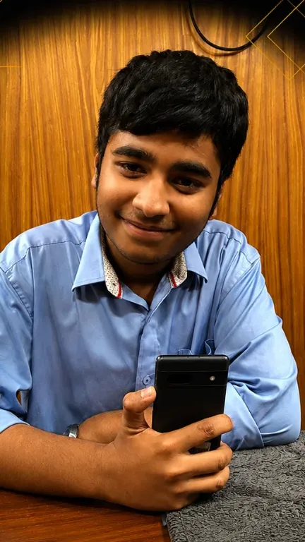 KhareedoMobile customer with his new phone